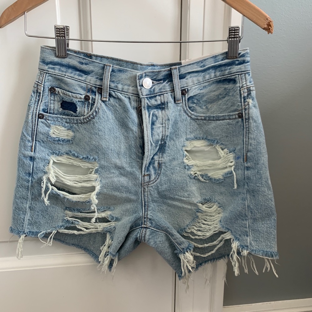 American Eagle light wash jeans shorts